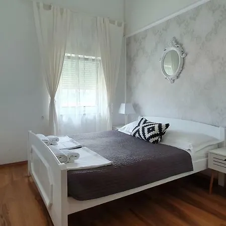 Marta Apartment *